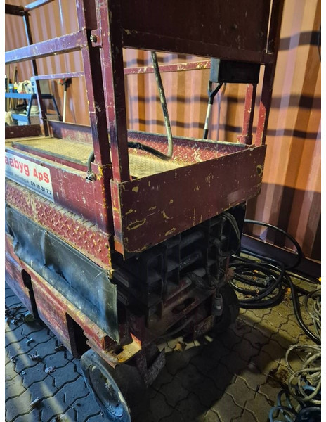 Grove 6-10 meter 2 persons lift - Saksilava: kuva Grove 6-10 meter 2 persons lift - Saksilava Grove 6-10 meter 2 persons lift - Saksilava: kuva Grove 6-10 meter 2 persons lift - Saksilava