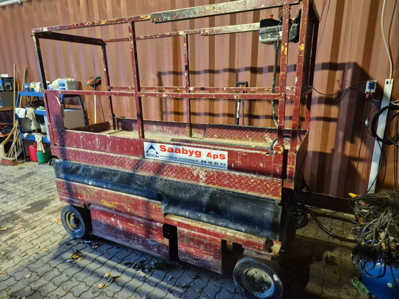 Grove 6-10 meter 2 persons lift - Saksilava: kuva Grove 6-10 meter 2 persons lift - Saksilava Grove 6-10 meter 2 persons lift - Saksilava: kuva Grove 6-10 meter 2 persons lift - Saksilava