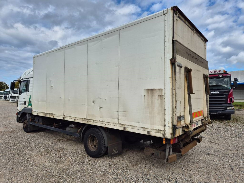 MAN TGL 10 / 12.180 4x2 with lift /ramp - Umpikori kuorma-auto: kuva MAN TGL 10 / 12.180 4x2 with lift /ramp - Umpikori kuorma-auto MAN TGL 10 / 12.180 4x2 with lift /ramp - Umpikori kuorma-auto: kuva MAN TGL 10 / 12.180 4x2 with lift /ramp - Umpikori kuorma-auto