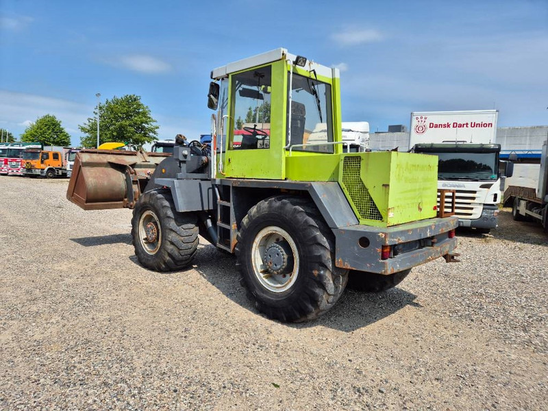 O & K L15 With bucket and quickshift - Pyöräkuormaaja: kuva O & K L15 With bucket and quickshift - Pyöräkuormaaja O & K L15 With bucket and quickshift - Pyöräkuormaaja: kuva O & K L15 With bucket and quickshift - Pyöräkuormaaja