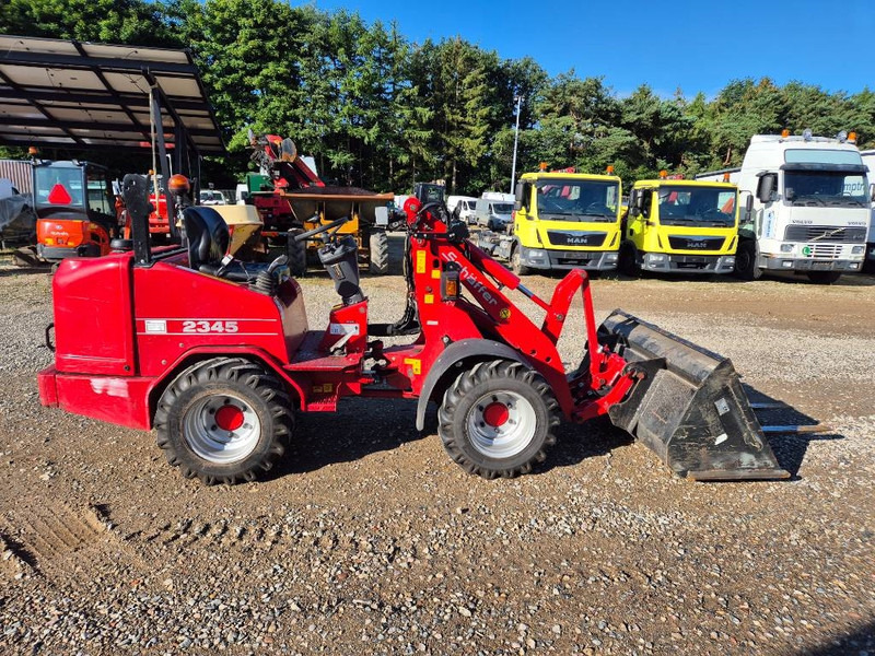 Schäffer 2345 (Bucket/Forks) - Liukuohjattu telakuormaaja: kuva Schäffer 2345 (Bucket/Forks) - Liukuohjattu telakuormaaja Schäffer 2345 (Bucket/Forks) - Liukuohjattu telakuormaaja: kuva Schäffer 2345 (Bucket/Forks) - Liukuohjattu telakuormaaja