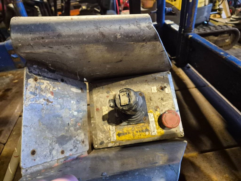 UpRight 2 persons lift - Saksilava: kuva UpRight 2 persons lift - Saksilava UpRight 2 persons lift - Saksilava: kuva UpRight 2 persons lift - Saksilava