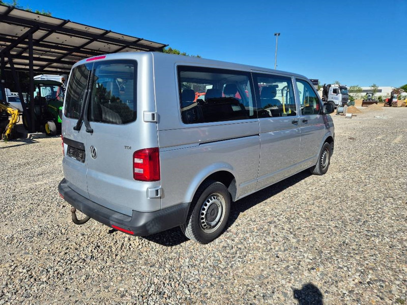 Volkswagen Transporter 2,0 TDi 102 Kombi lang 4d 9 prs - Henkilöauto: kuva Volkswagen Transporter 2,0 TDi 102 Kombi lang 4d 9 prs - Henkilöauto Volkswagen Transporter 2,0 TDi 102 Kombi lang 4d 9 prs - Henkilöauto: kuva Volkswagen Transporter 2,0 TDi 102 Kombi lang 4d 9 prs - Henkilöauto