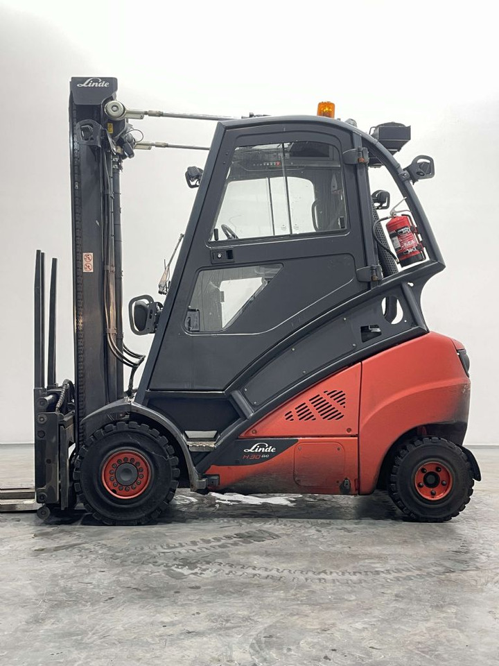 Linde H30D-02-393 - Dieseltrukki: kuva Linde H30D-02-393 - Dieseltrukki Linde H30D-02-393 - Dieseltrukki: kuva Linde H30D-02-393 - Dieseltrukki