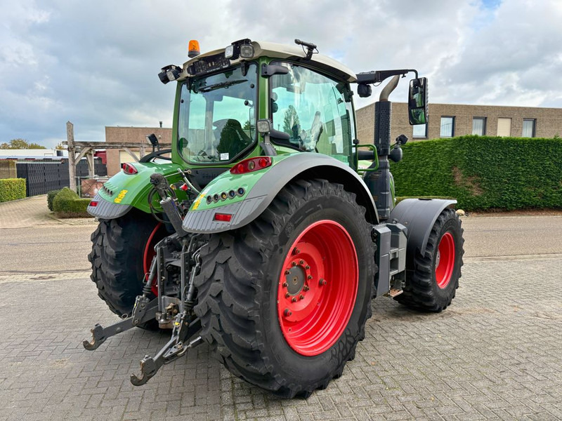 Fendt 724 Vario S4 Profiplus - Traktori: kuva Fendt 724 Vario S4 Profiplus - Traktori Fendt 724 Vario S4 Profiplus - Traktori: kuva Fendt 724 Vario S4 Profiplus - Traktori