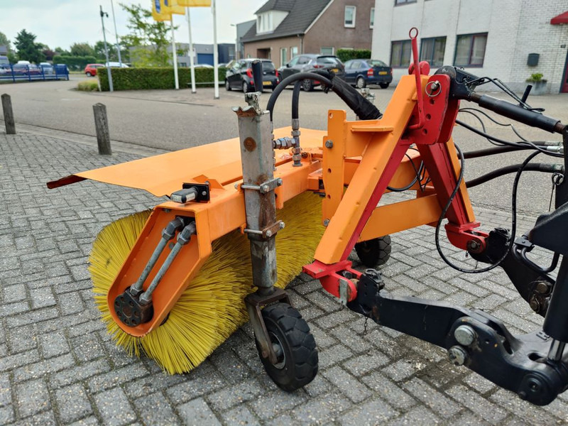 Nesbo HF1600S Veegmachine - Harjakone - Kunnallis-/ Erikoisajoneuvot: kuva Nesbo HF1600S Veegmachine - Harjakone - Kunnallis-/ Erikoisajoneuvot Nesbo HF1600S Veegmachine - Harjakone - Kunnallis-/ Erikoisajoneuvot: kuva Nesbo HF1600S Veegmachine - Harjakone - Kunnallis-/ Erikoisajoneuvot