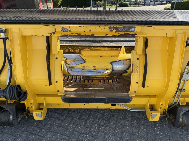 New Holland 380FP Gras Pickup - Sadonkorjuukone: kuva New Holland 380FP Gras Pickup - Sadonkorjuukone New Holland 380FP Gras Pickup - Sadonkorjuukone: kuva New Holland 380FP Gras Pickup - Sadonkorjuukone