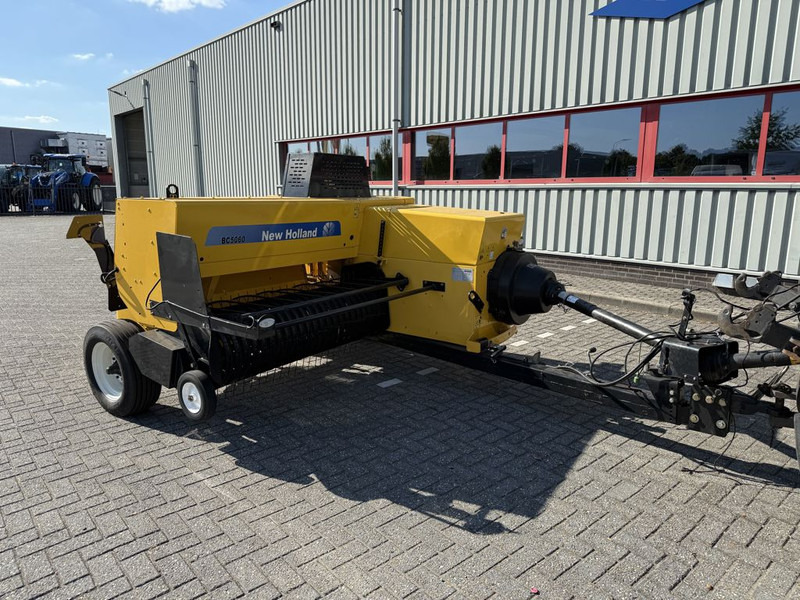 New Holland BC5060 Mini Balenpers - Kanttipaalain: kuva New Holland BC5060 Mini Balenpers - Kanttipaalain New Holland BC5060 Mini Balenpers - Kanttipaalain: kuva New Holland BC5060 Mini Balenpers - Kanttipaalain