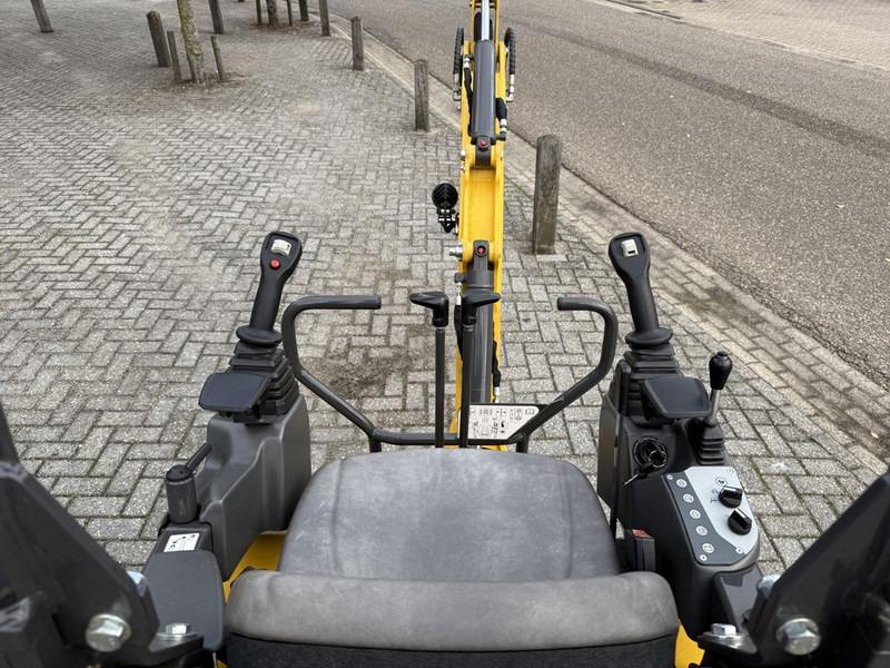 New Holland E14D Minigraver Nieuw/Overjarig - Minikuormaaja: kuva New Holland E14D Minigraver Nieuw/Overjarig - Minikuormaaja New Holland E14D Minigraver Nieuw/Overjarig - Minikuormaaja: kuva New Holland E14D Minigraver Nieuw/Overjarig - Minikuormaaja