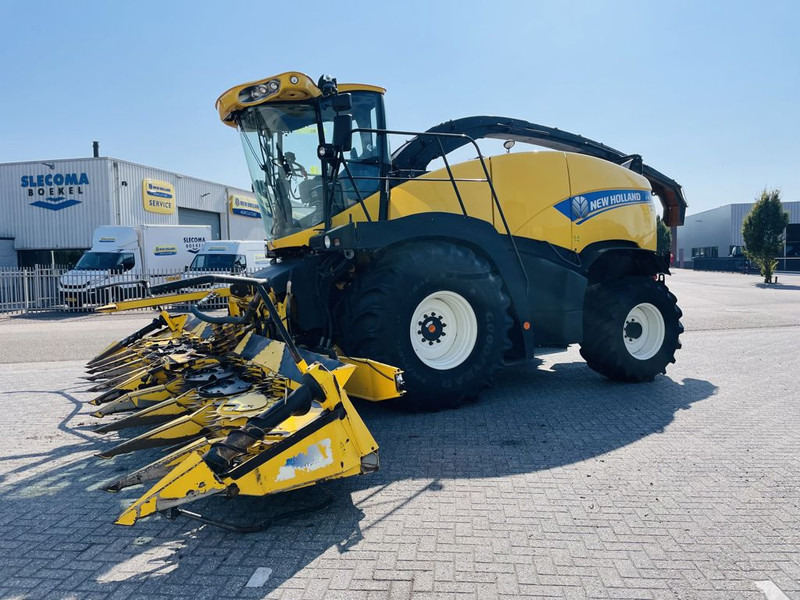 New Holland FR700 Forage Harvester 10 Row header - Itsekulkeva silppuri: kuva New Holland FR700 Forage Harvester 10 Row header - Itsekulkeva silppuri New Holland FR700 Forage Harvester 10 Row header - Itsekulkeva silppuri: kuva New Holland FR700 Forage Harvester 10 Row header - Itsekulkeva silppuri