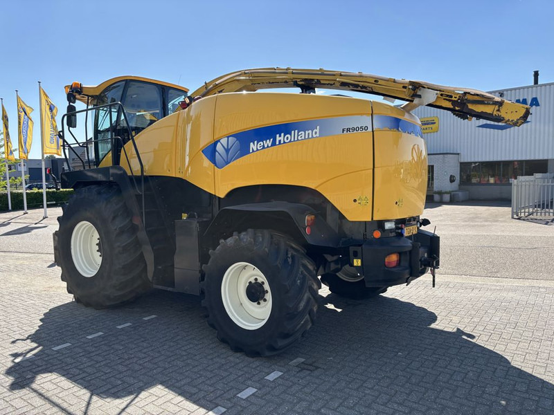 New Holland FR9050 - Itsekulkeva silppuri: kuva New Holland FR9050 - Itsekulkeva silppuri New Holland FR9050 - Itsekulkeva silppuri: kuva New Holland FR9050 - Itsekulkeva silppuri