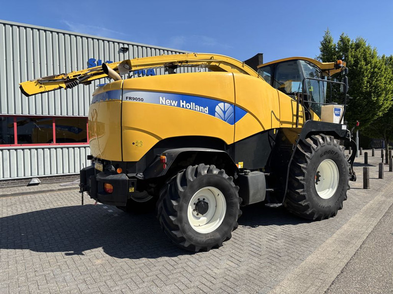 New Holland FR9050 - Itsekulkeva silppuri: kuva New Holland FR9050 - Itsekulkeva silppuri New Holland FR9050 - Itsekulkeva silppuri: kuva New Holland FR9050 - Itsekulkeva silppuri