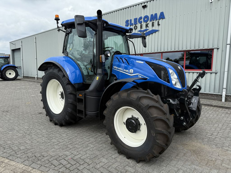 New Holland T6.145 AC STAGE V - Traktori: kuva New Holland T6.145 AC STAGE V - Traktori New Holland T6.145 AC STAGE V - Traktori: kuva New Holland T6.145 AC STAGE V - Traktori