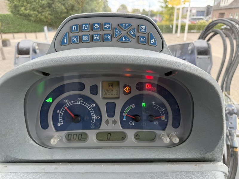 New Holland T6.175 AC T4B - Traktori: kuva New Holland T6.175 AC T4B - Traktori New Holland T6.175 AC T4B - Traktori: kuva New Holland T6.175 AC T4B - Traktori