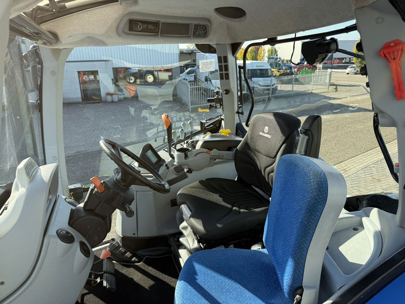 New Holland T7.185 Power Command - Traktori: kuva New Holland T7.185 Power Command - Traktori New Holland T7.185 Power Command - Traktori: kuva New Holland T7.185 Power Command - Traktori