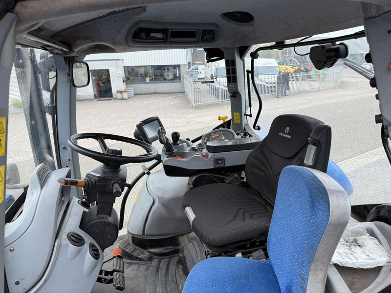 New Holland T7.210 Auto Command - Traktori: kuva New Holland T7.210 Auto Command - Traktori New Holland T7.210 Auto Command - Traktori: kuva New Holland T7.210 Auto Command - Traktori