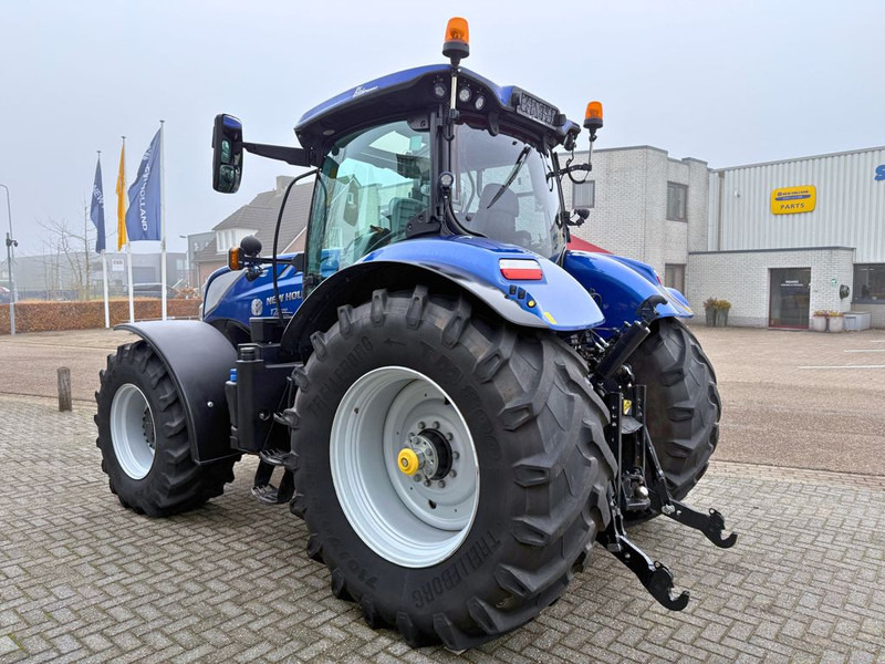 New Holland T7.270AC Stage V - Traktori: kuva New Holland T7.270AC Stage V - Traktori New Holland T7.270AC Stage V - Traktori: kuva New Holland T7.270AC Stage V - Traktori