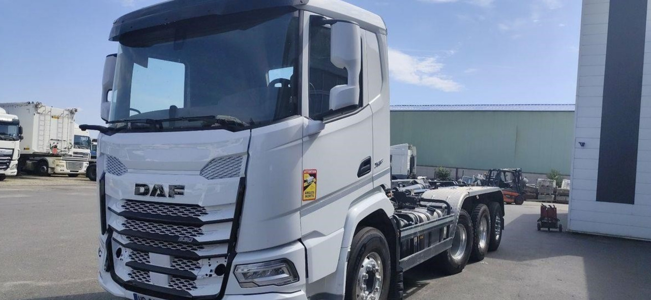 DAF XF 530 - Koukkulava kuorma-auto: kuva DAF XF 530 - Koukkulava kuorma-auto DAF XF 530 - Koukkulava kuorma-auto: kuva DAF XF 530 - Koukkulava kuorma-auto