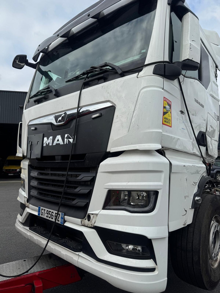 MAN TGX 18.520 - Vetopöytäauto: kuva MAN TGX 18.520 - Vetopöytäauto MAN TGX 18.520 - Vetopöytäauto: kuva MAN TGX 18.520 - Vetopöytäauto