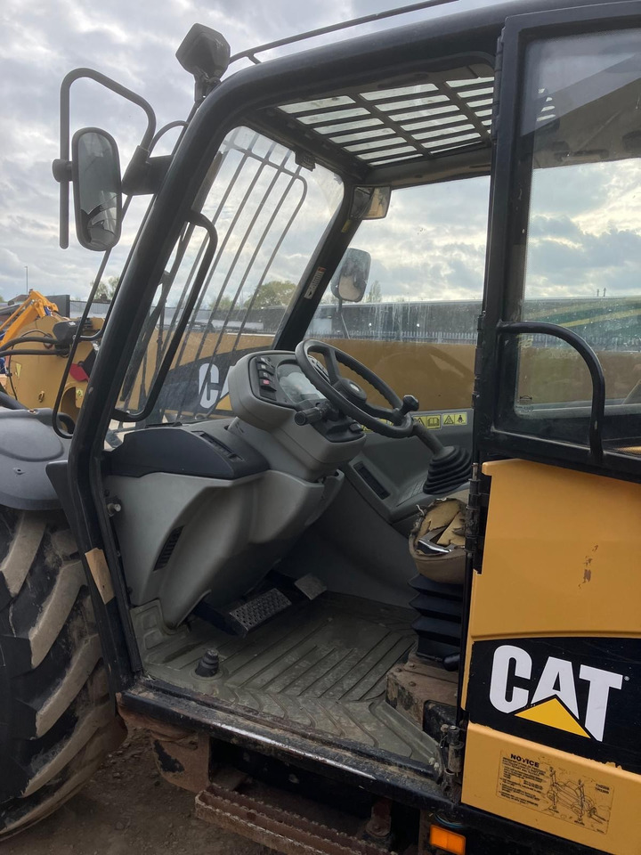 Kurottaja Cat TH330B: kuva Kurottaja Cat TH330B