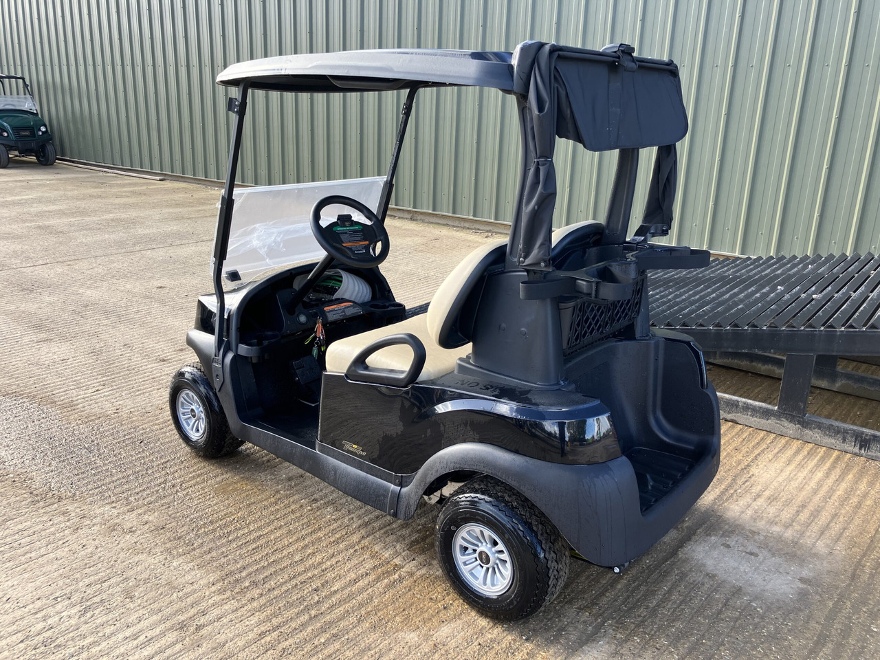 Club Car Tempo Golf Buggy - Golfauto: kuva Club Car Tempo Golf Buggy - Golfauto Club Car Tempo Golf Buggy - Golfauto: kuva Club Car Tempo Golf Buggy - Golfauto