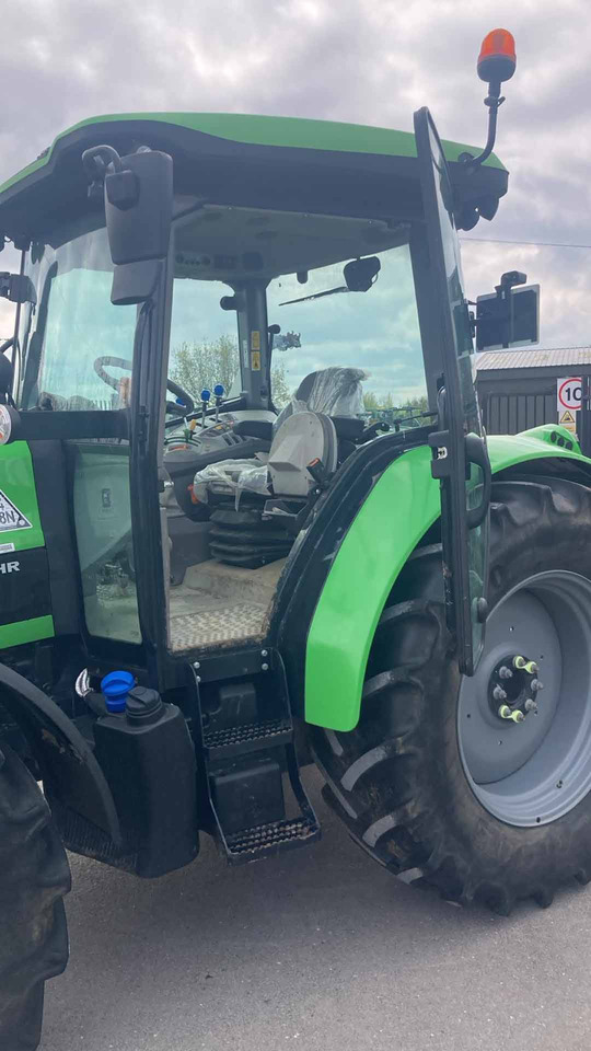 Deutz-Fahr 5125 - Traktori: kuva Deutz-Fahr 5125 - Traktori Deutz-Fahr 5125 - Traktori: kuva Deutz-Fahr 5125 - Traktori