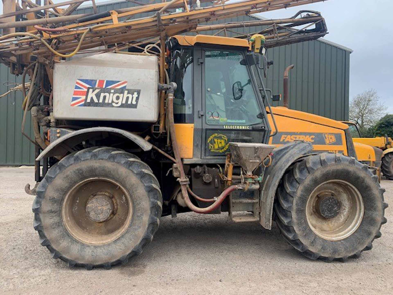 Kasvinsuojeluruisku JCB 1135 Fast and Knight 24MTR Demount Sprayer: kuva Kasvinsuojeluruisku JCB 1135 Fast and Knight 24MTR Demount Sprayer