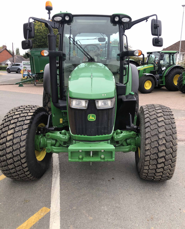 John Deere 5100R - Traktori: kuva John Deere 5100R - Traktori John Deere 5100R - Traktori: kuva John Deere 5100R - Traktori