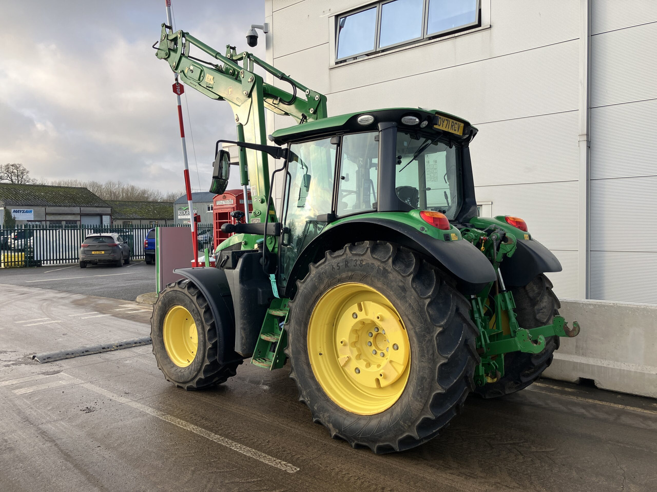 John Deere 6120M + 623M loader - Traktori: kuva John Deere 6120M + 623M loader - Traktori John Deere 6120M + 623M loader - Traktori: kuva John Deere 6120M + 623M loader - Traktori