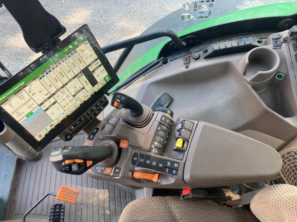 John Deere 6R 155 - Traktori: kuva John Deere 6R 155 - Traktori John Deere 6R 155 - Traktori: kuva John Deere 6R 155 - Traktori