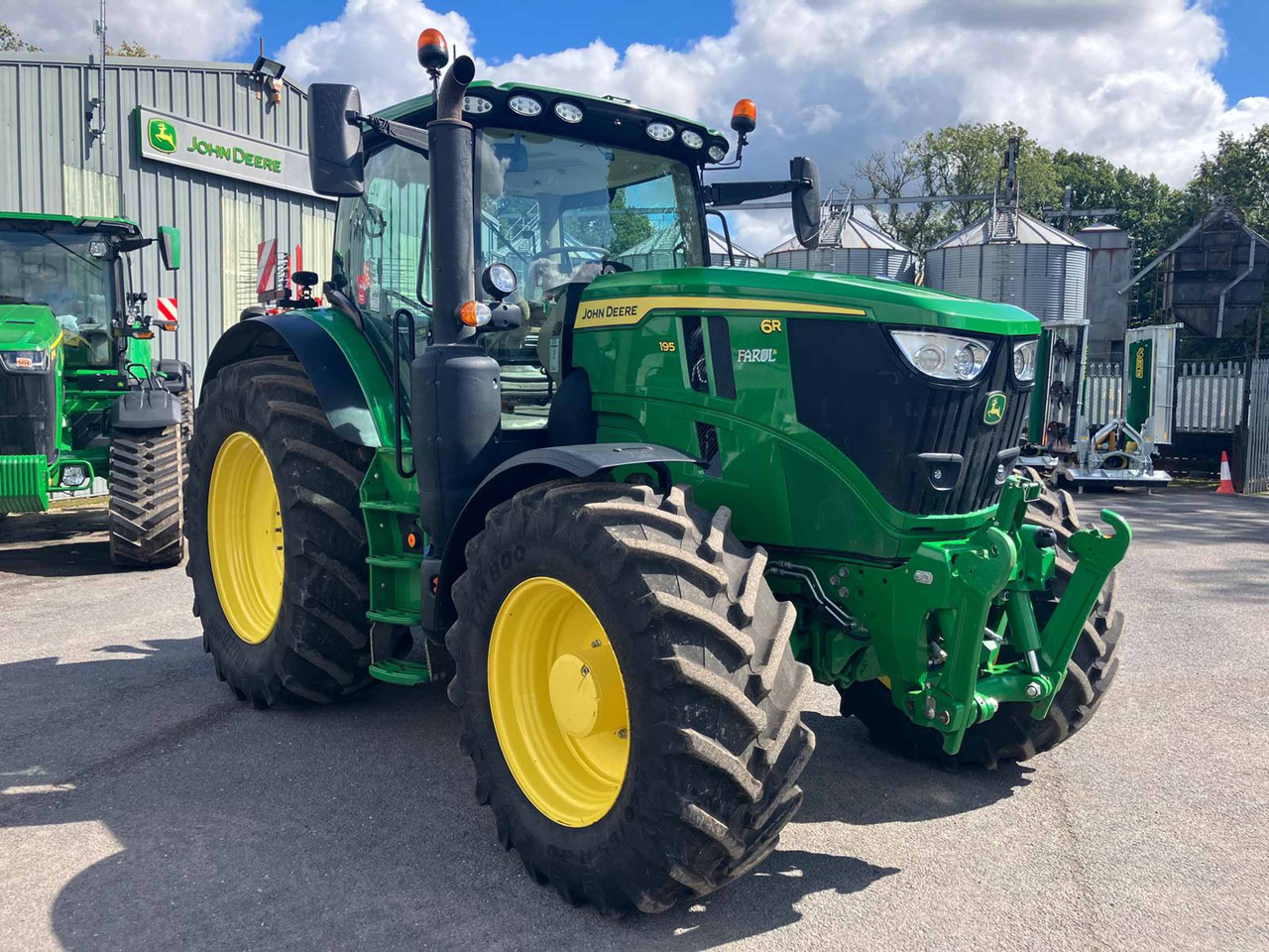 John Deere 6R 195 - Traktori: kuva John Deere 6R 195 - Traktori John Deere 6R 195 - Traktori: kuva John Deere 6R 195 - Traktori