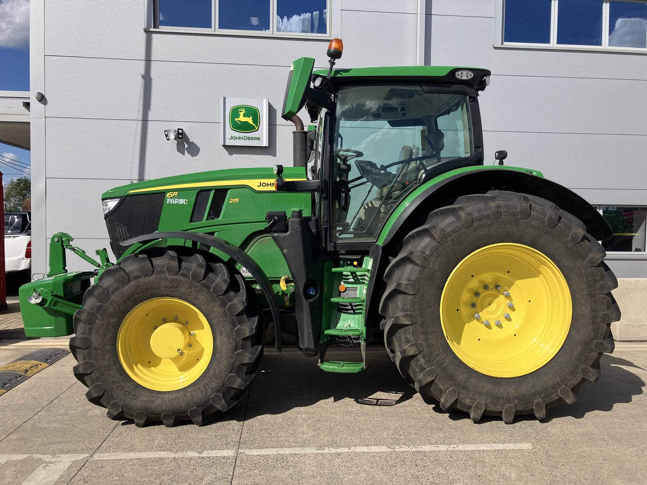 John Deere 6R 215 - Traktori: kuva John Deere 6R 215 - Traktori John Deere 6R 215 - Traktori: kuva John Deere 6R 215 - Traktori
