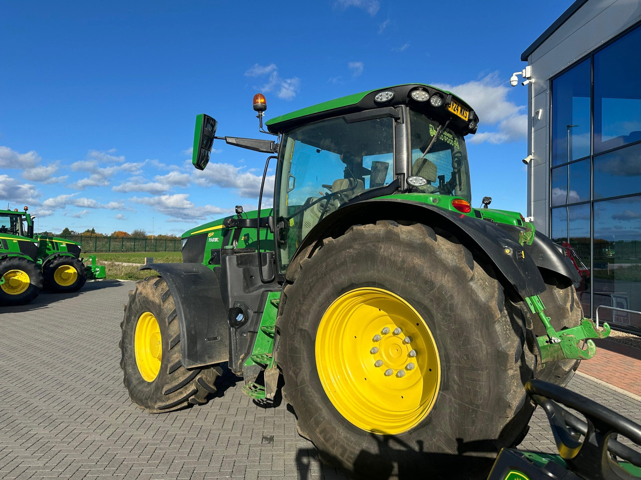 John Deere 6R 215 - Traktori: kuva  John Deere 6R 215 - Traktori John Deere 6R 215 - Traktori: kuva  John Deere 6R 215 - Traktori