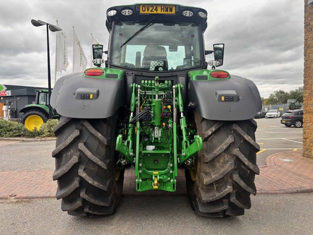 John Deere 6R 215 - Traktori: kuva John Deere 6R 215 - Traktori John Deere 6R 215 - Traktori: kuva John Deere 6R 215 - Traktori