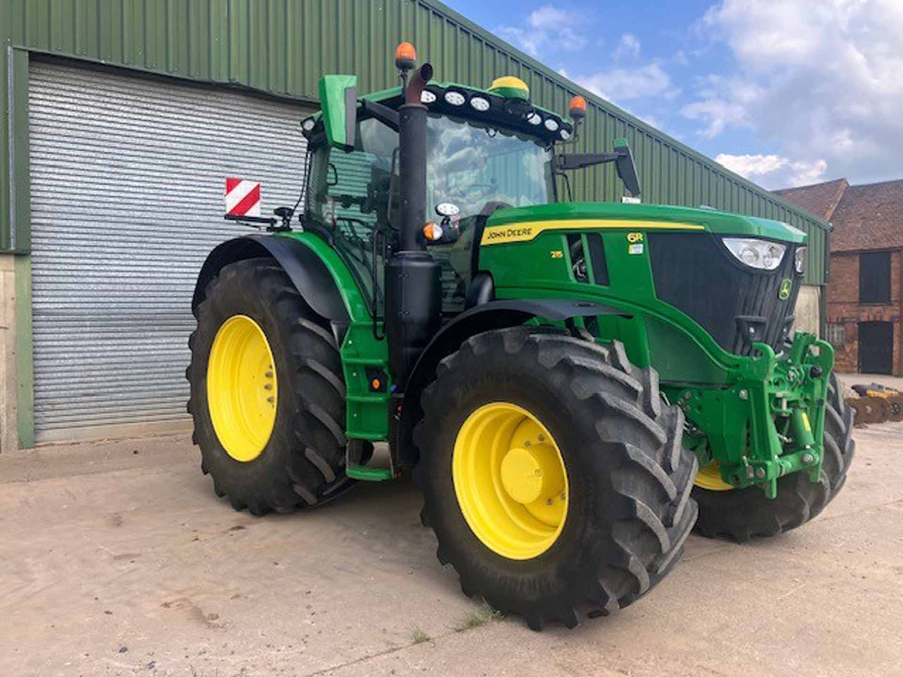 John Deere 6R 215 - Traktori: kuva John Deere 6R 215 - Traktori John Deere 6R 215 - Traktori: kuva John Deere 6R 215 - Traktori