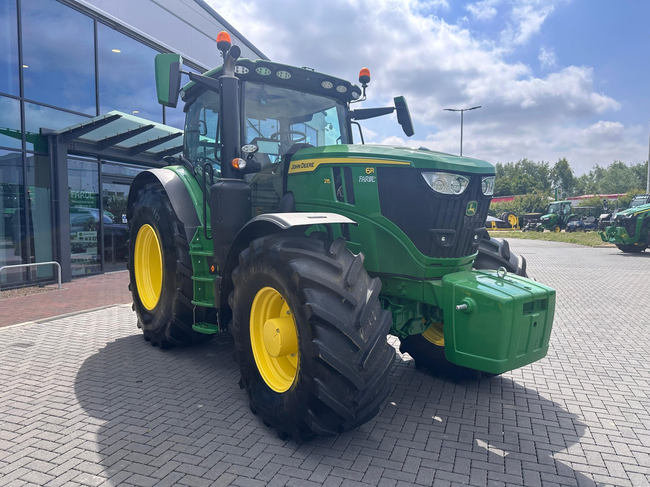John Deere 6R 215 - Traktori: kuva John Deere 6R 215 - Traktori John Deere 6R 215 - Traktori: kuva John Deere 6R 215 - Traktori