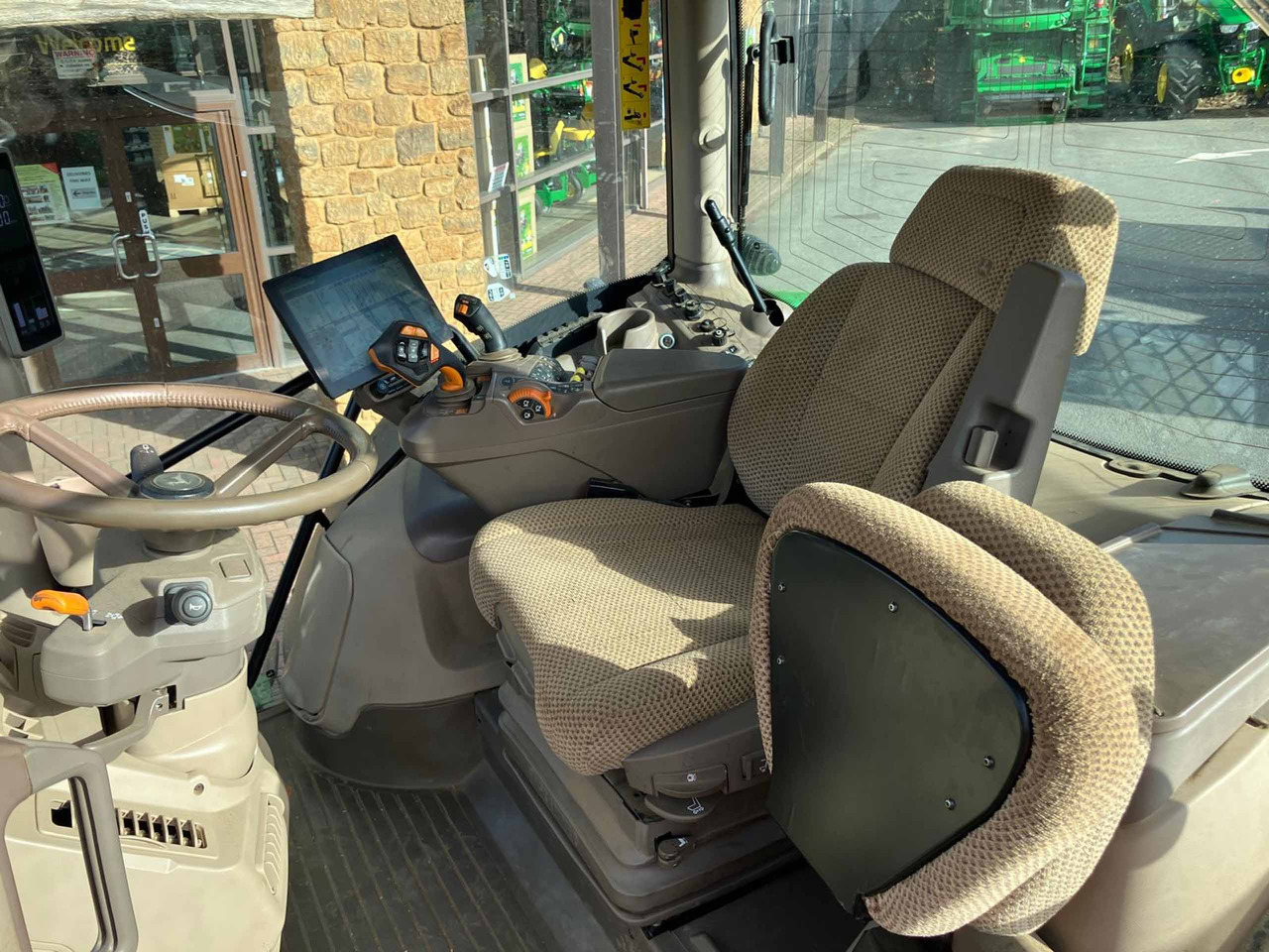 John Deere 6R 215 - Traktori: kuva  John Deere 6R 215 - Traktori John Deere 6R 215 - Traktori: kuva  John Deere 6R 215 - Traktori