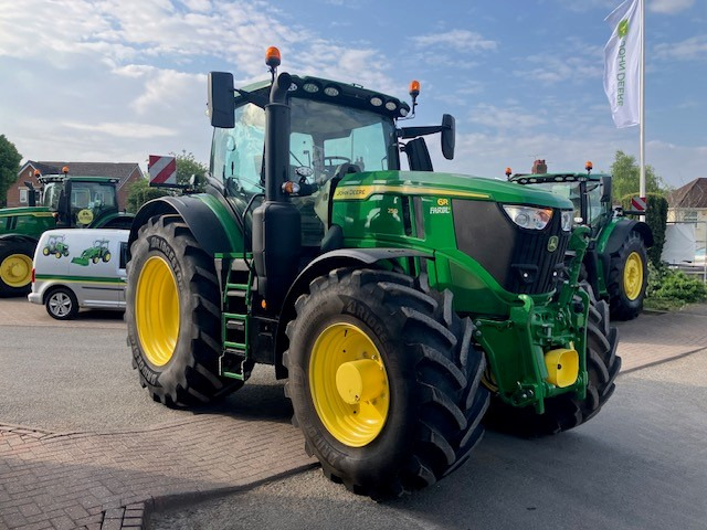 John Deere 6R 250 - Traktori: kuva John Deere 6R 250 - Traktori John Deere 6R 250 - Traktori: kuva John Deere 6R 250 - Traktori