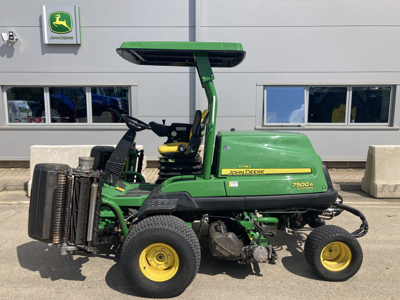 John Deere 7500AE fairway mower - Ruohonleikkuri: kuva John Deere 7500AE fairway mower - Ruohonleikkuri John Deere 7500AE fairway mower - Ruohonleikkuri: kuva John Deere 7500AE fairway mower - Ruohonleikkuri