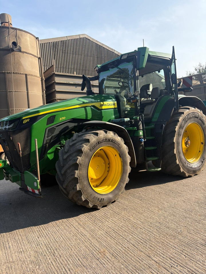 John Deere 8R 370 - Traktori: kuva John Deere 8R 370 - Traktori John Deere 8R 370 - Traktori: kuva John Deere 8R 370 - Traktori