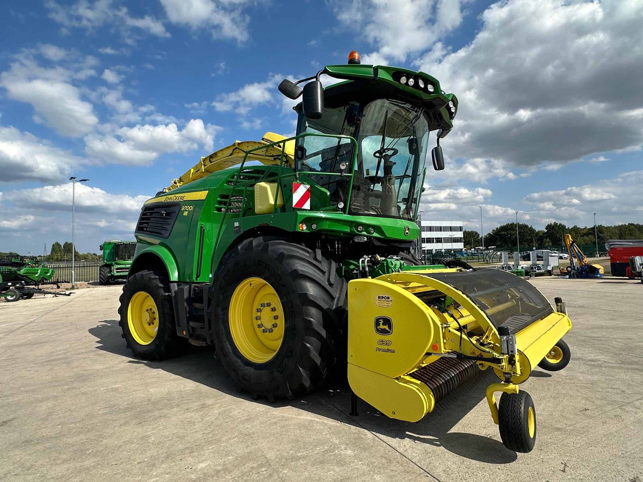 John Deere 9700I - Itsekulkeva silppuri: kuva John Deere 9700I - Itsekulkeva silppuri John Deere 9700I - Itsekulkeva silppuri: kuva John Deere 9700I - Itsekulkeva silppuri