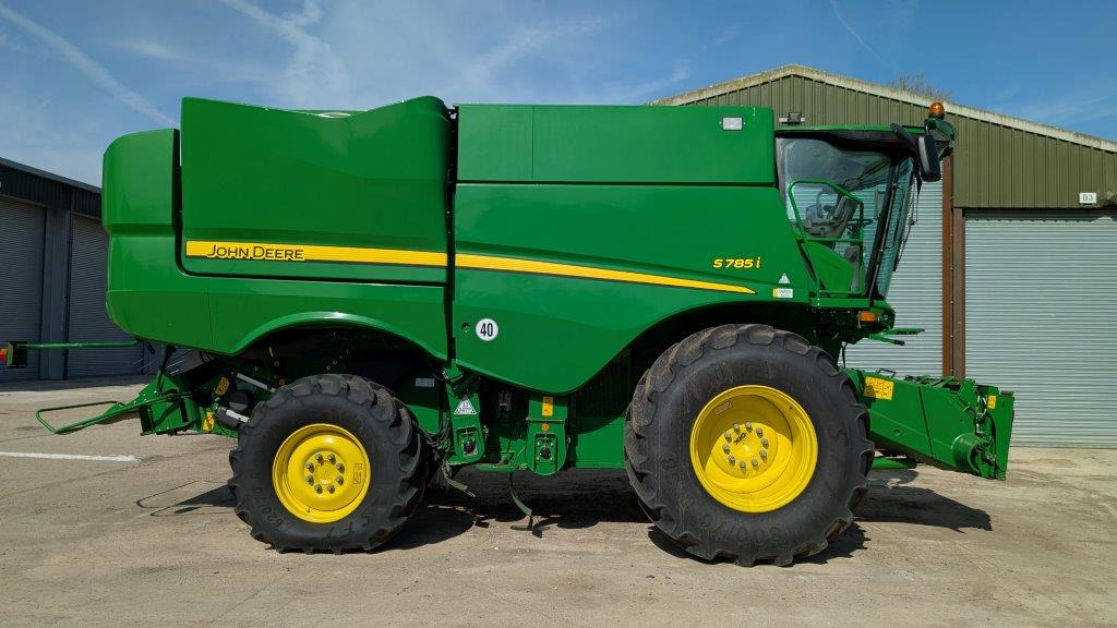 John Deere S785 - Leikkuupuimuri: kuva John Deere S785 - Leikkuupuimuri John Deere S785 - Leikkuupuimuri: kuva John Deere S785 - Leikkuupuimuri