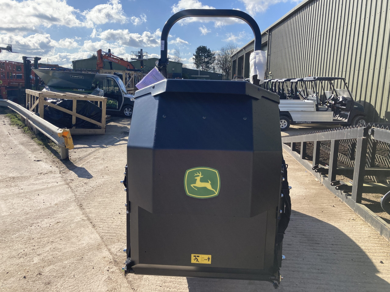 John Deere X950R ride on cut and collect mower - Ruohonleikkuri: kuva John Deere X950R ride on cut and collect mower - Ruohonleikkuri John Deere X950R ride on cut and collect mower - Ruohonleikkuri: kuva John Deere X950R ride on cut and collect mower - Ruohonleikkuri