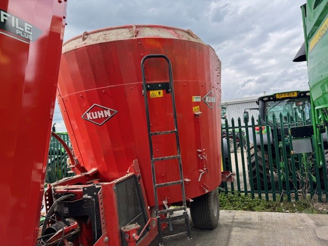 Kuhn Profile 15.1 DL - Seosrehuvaunu: kuva Kuhn Profile 15.1 DL - Seosrehuvaunu Kuhn Profile 15.1 DL - Seosrehuvaunu: kuva Kuhn Profile 15.1 DL - Seosrehuvaunu