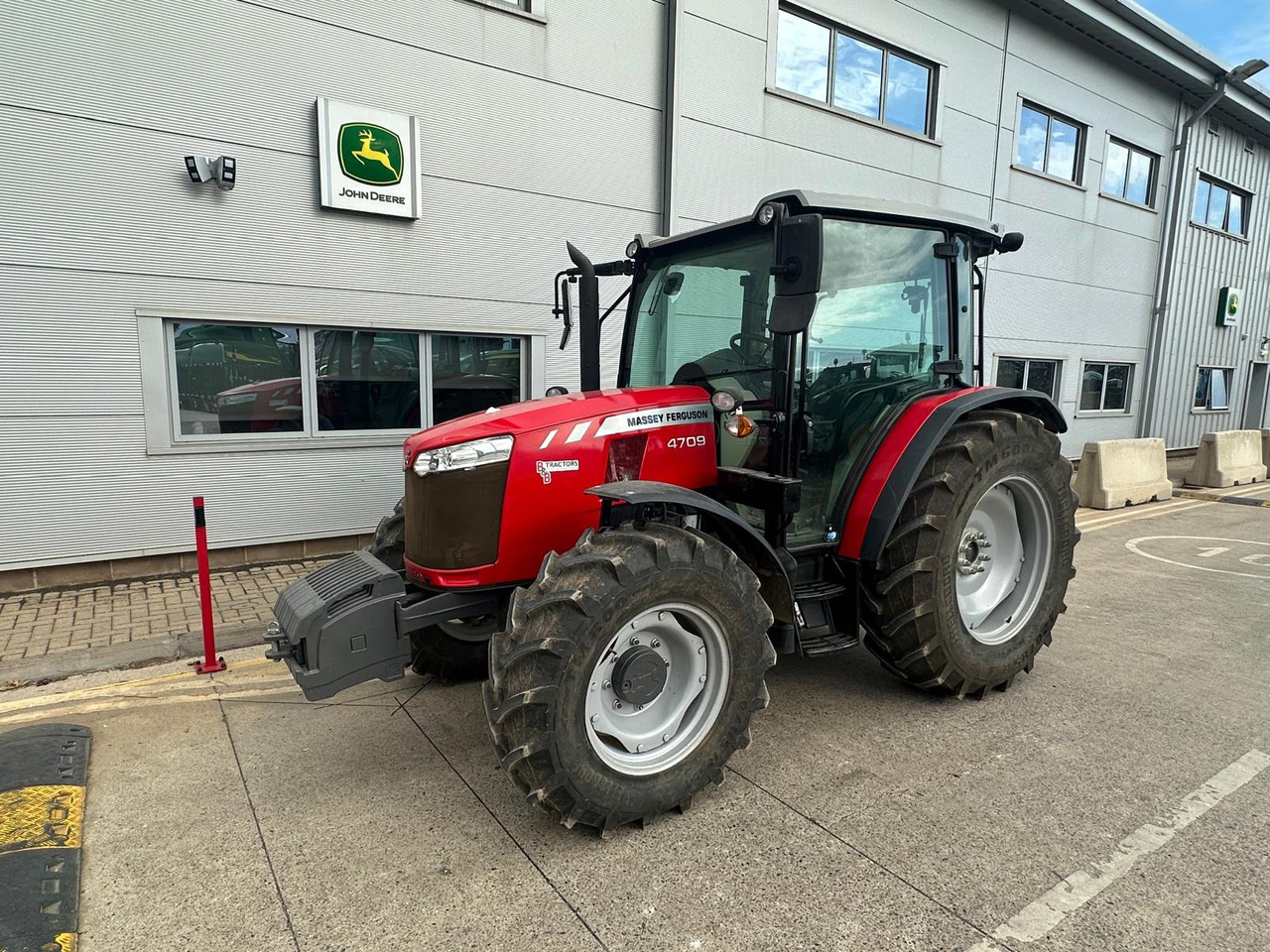Massey Ferguson 4709 - Traktori: kuva Massey Ferguson 4709 - Traktori Massey Ferguson 4709 - Traktori: kuva Massey Ferguson 4709 - Traktori