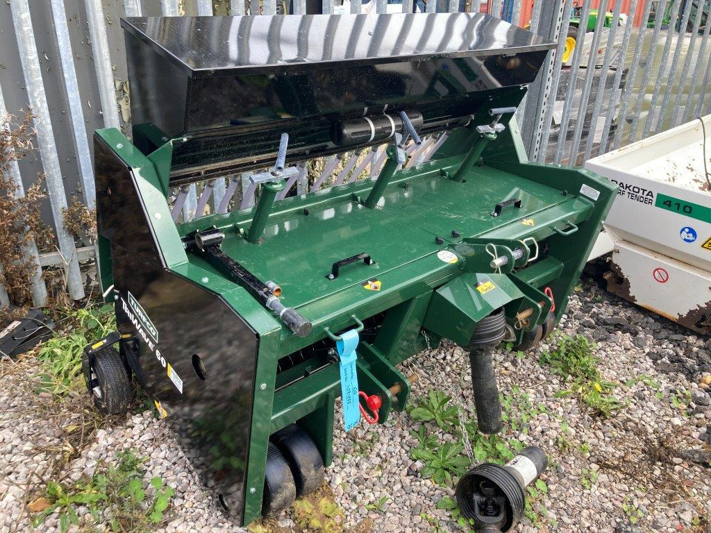 Turfco TriWave™ 60 Overseeder - Kylvö-/ Istutuskone: kuva Turfco TriWave™ 60 Overseeder - Kylvö-/ Istutuskone Turfco TriWave™ 60 Overseeder - Kylvö-/ Istutuskone: kuva Turfco TriWave™ 60 Overseeder - Kylvö-/ Istutuskone