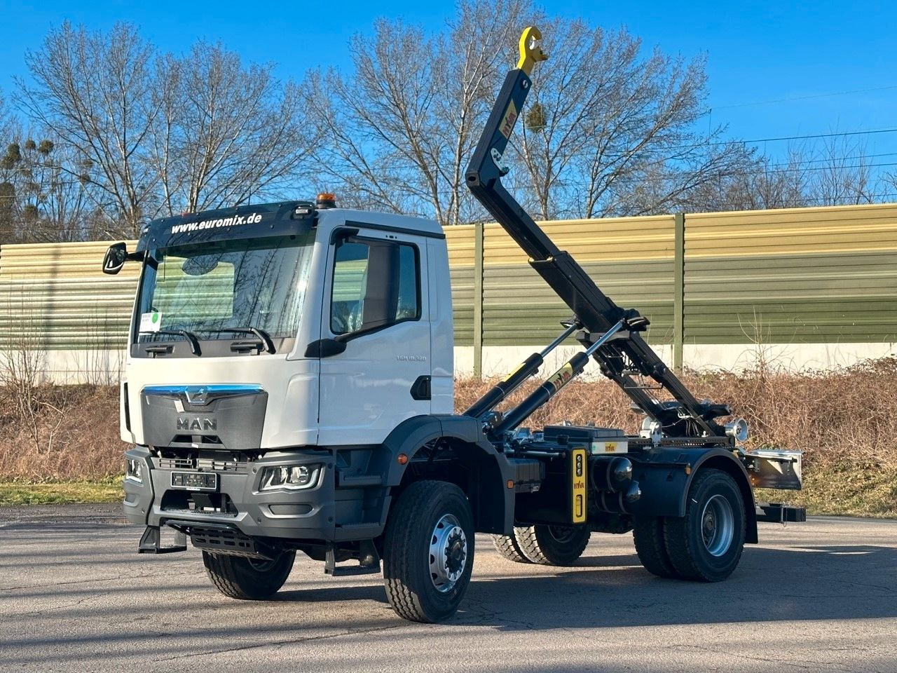 MAN TGM 18.320 4x4 Euro 6e Hyva 12-45 - Koukkulava kuorma-auto, Nosturiauto: kuva MAN TGM 18.320 4x4 Euro 6e Hyva 12-45 - Koukkulava kuorma-auto, Nosturiauto MAN TGM 18.320 4x4 Euro 6e Hyva 12-45 - Koukkulava kuorma-auto, Nosturiauto: kuva MAN TGM 18.320 4x4 Euro 6e Hyva 12-45 - Koukkulava kuorma-auto, Nosturiauto
