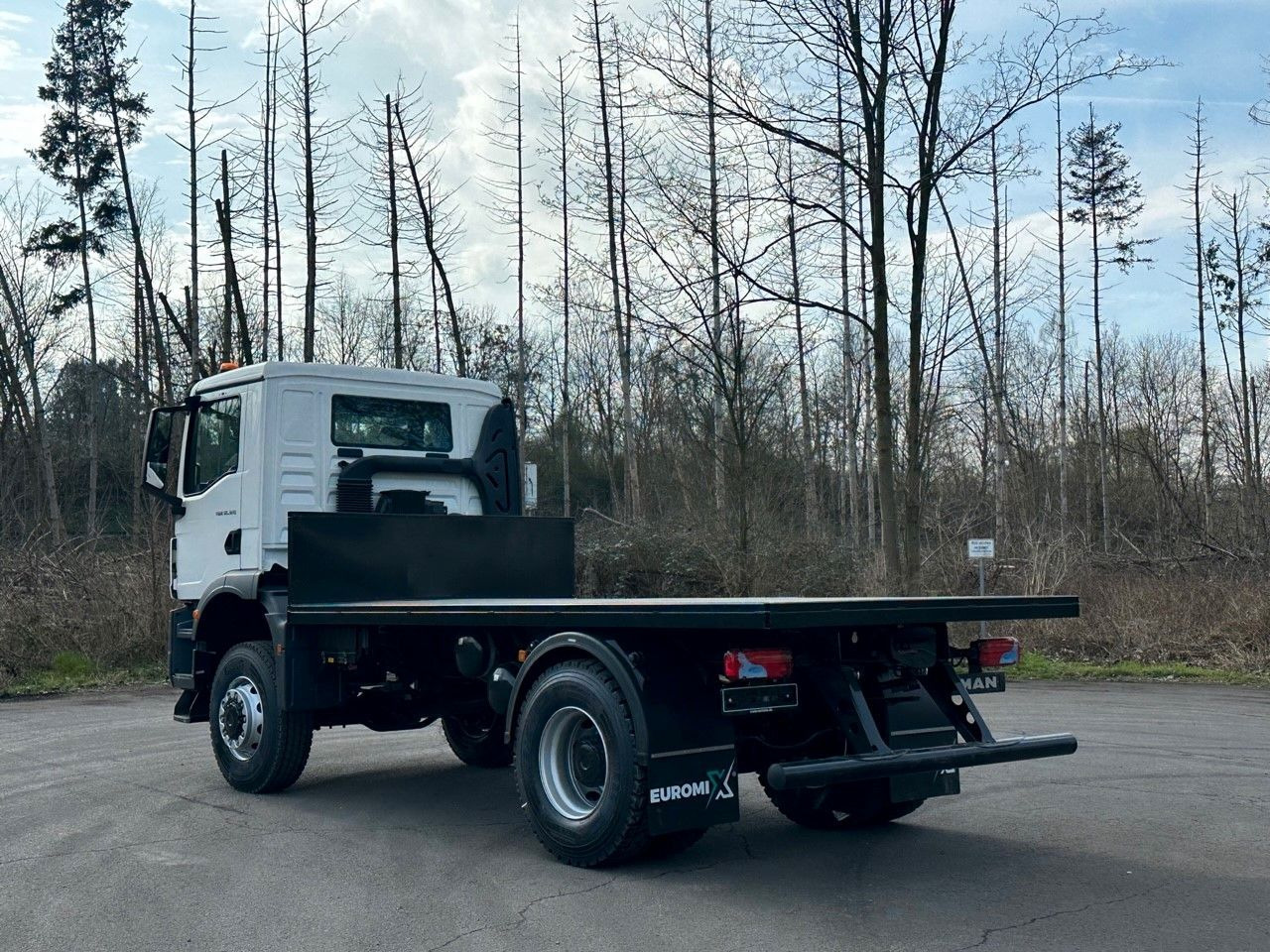 MAN TGM 18.320 4x4 Euro 6e Plato - Lava-kuorma-auto: kuva MAN TGM 18.320 4x4 Euro 6e Plato - Lava-kuorma-auto MAN TGM 18.320 4x4 Euro 6e Plato - Lava-kuorma-auto: kuva MAN TGM 18.320 4x4 Euro 6e Plato - Lava-kuorma-auto