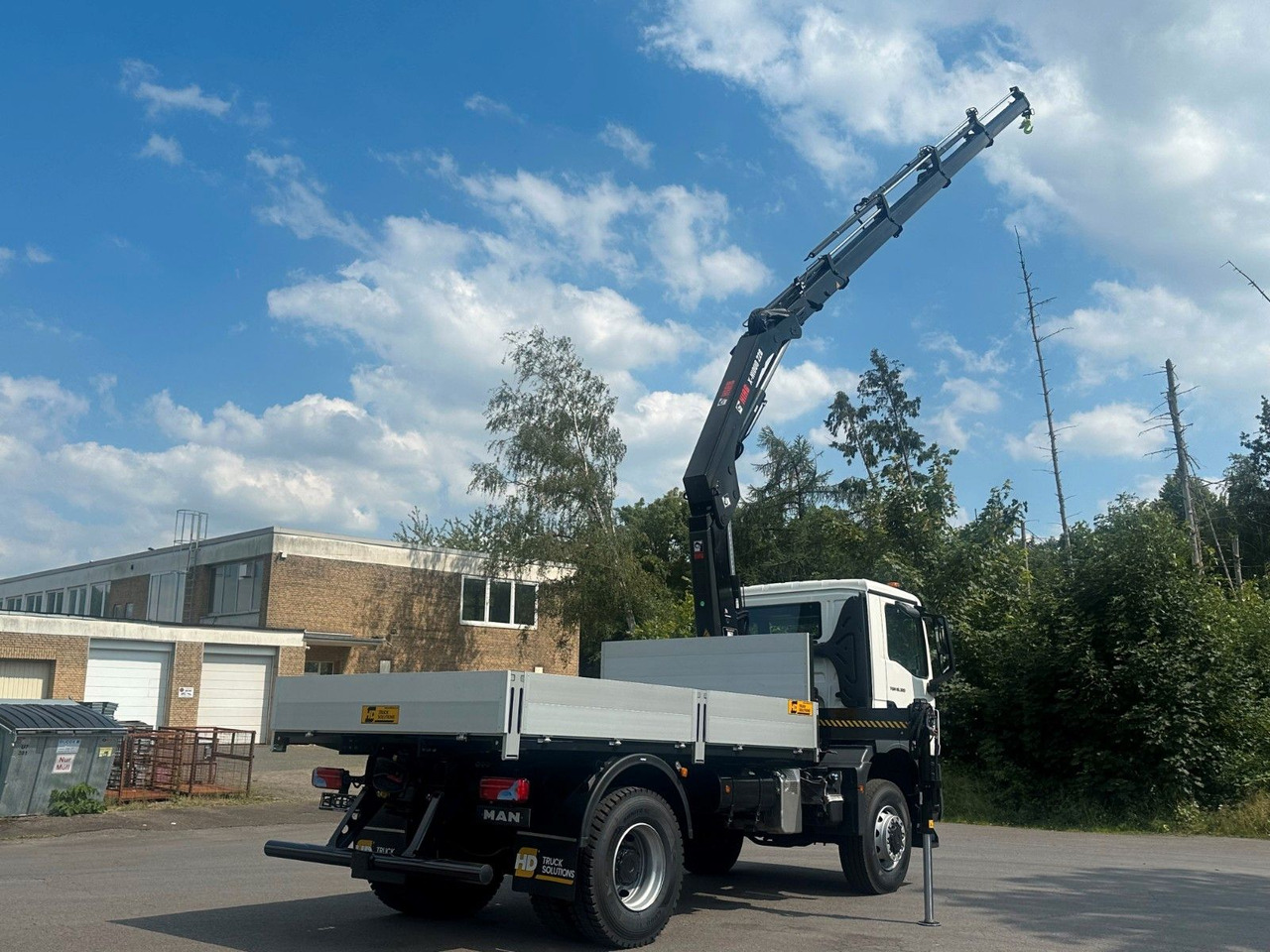 MAN TGM 18.320 4x4 Euro 6e Pritsche Hiab 228-4 Kran - Lava-kuorma-auto, Nosturiauto: kuva MAN TGM 18.320 4x4 Euro 6e Pritsche Hiab 228-4 Kran - Lava-kuorma-auto, Nosturiauto MAN TGM 18.320 4x4 Euro 6e Pritsche Hiab 228-4 Kran - Lava-kuorma-auto, Nosturiauto: kuva MAN TGM 18.320 4x4 Euro 6e Pritsche Hiab 228-4 Kran - Lava-kuorma-auto, Nosturiauto
