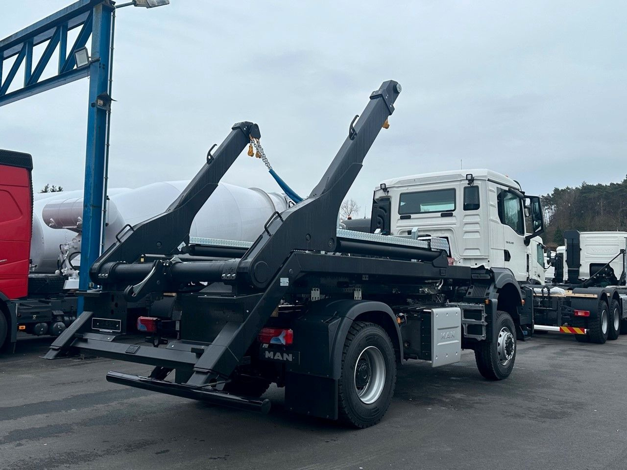 MAN TGS 18.400 4x4 Euro 6e Hyva Absetzkipper - Kippiauto kuorma-auto, Nosturiauto: kuva MAN TGS 18.400 4x4 Euro 6e Hyva Absetzkipper - Kippiauto kuorma-auto, Nosturiauto MAN TGS 18.400 4x4 Euro 6e Hyva Absetzkipper - Kippiauto kuorma-auto, Nosturiauto: kuva MAN TGS 18.400 4x4 Euro 6e Hyva Absetzkipper - Kippiauto kuorma-auto, Nosturiauto